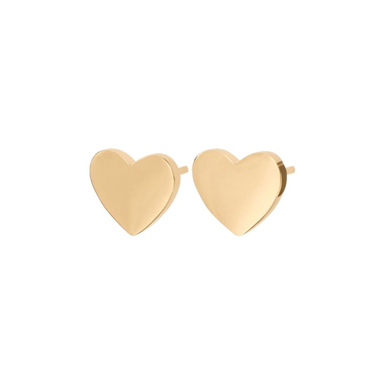 Øredobber Pure heart studs gold fra Edblad er et par enkle men sjarmerende studs. Stiftmodell med fine, klassiske hjerter i 14K gullbelagt, rustfritt stål. En hyggelig gave å både gi bort og få.
