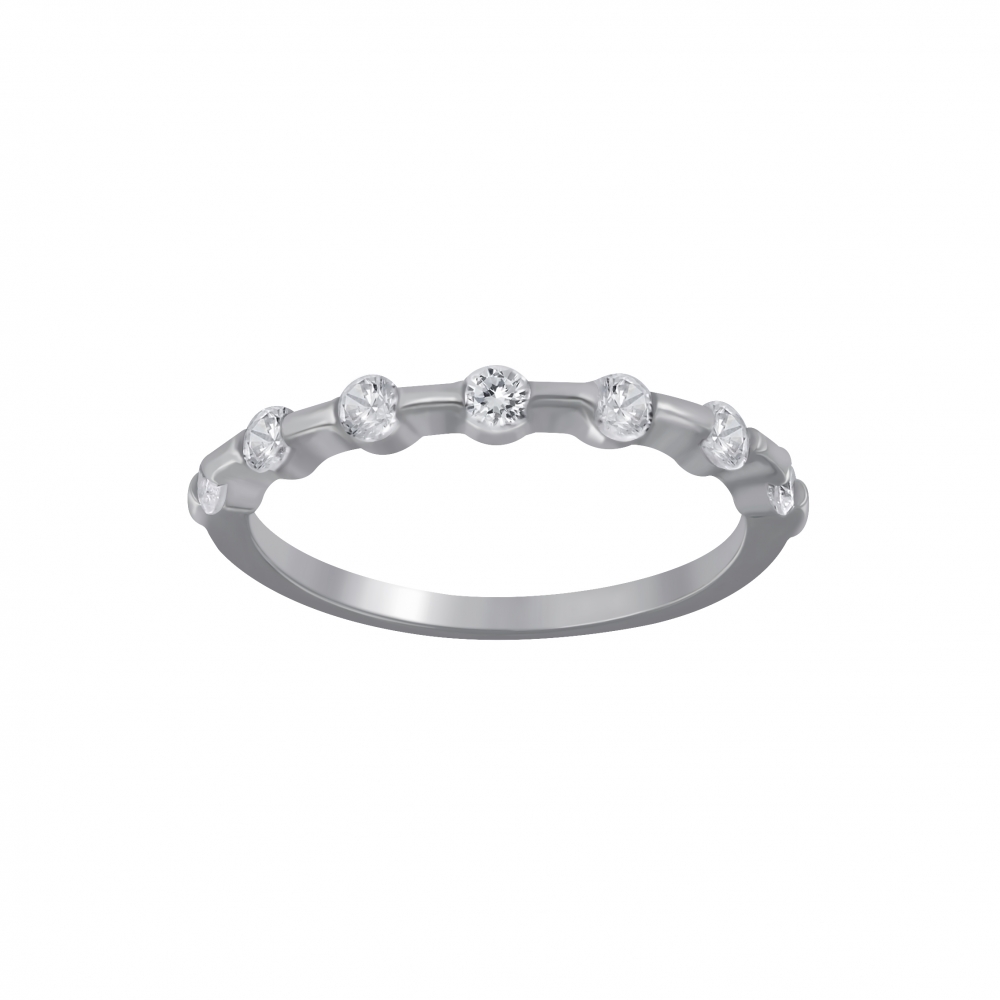 Trendy og edgy ring i ekte sølv dekorert med flere små Cubic Zirconia-steiner. Ringen  er skikkelig eye-candy på hånden din, designet med syv glitrende steiner på et tynt og elegant 925 sterling sølvbånd.