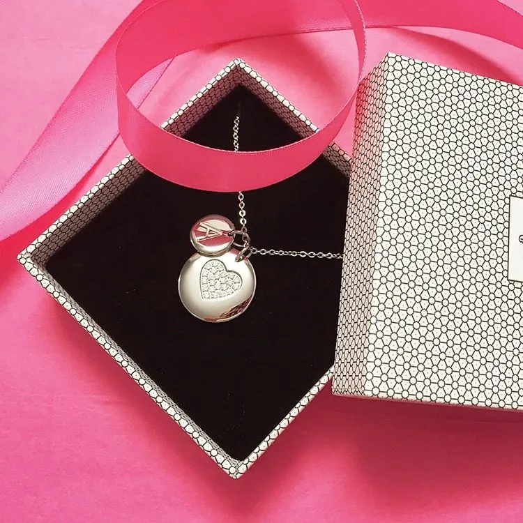 CHARMENTITY SMYKKER MED A LETTER STÅL