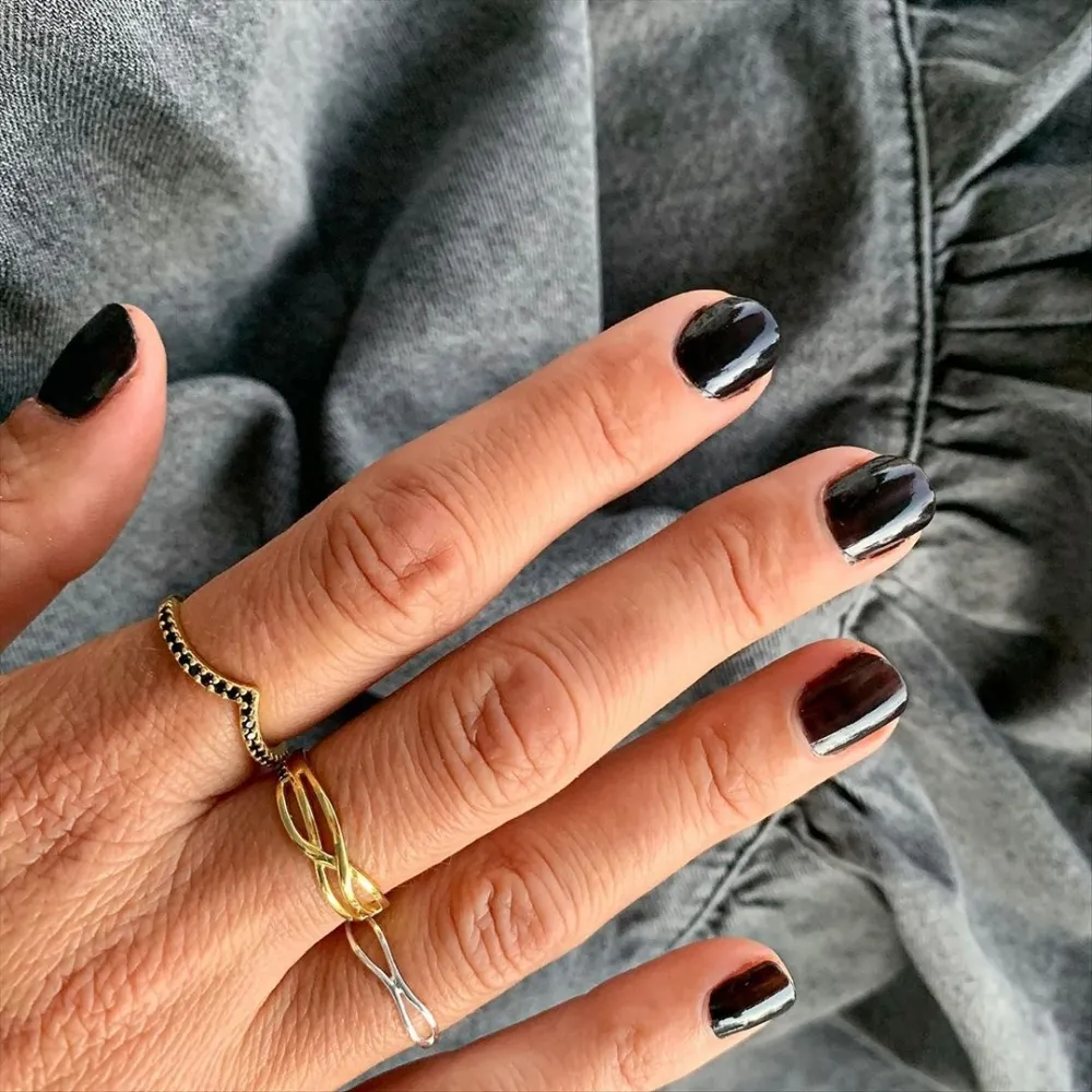 JBX ALLTID OG FOR EVIGT RING GYLLET PÅ HÅNDEN MED ANDRE RINGER