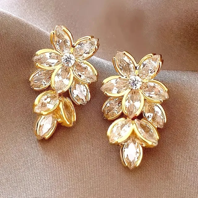 AVI Jewels Cece earrings gold
