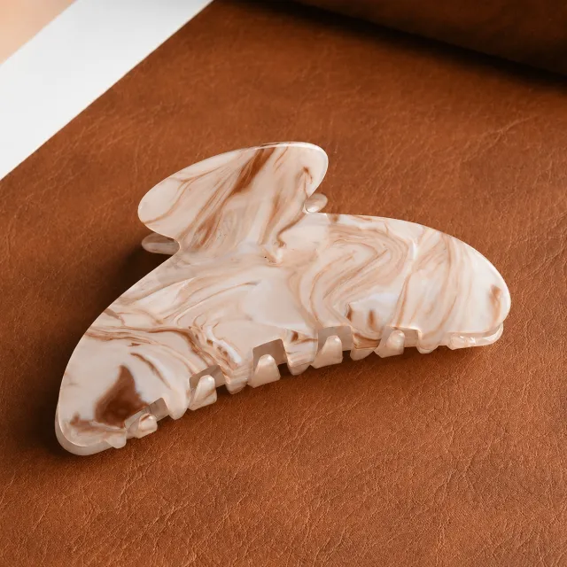 AVI Accessories Miranda claw clip coffee