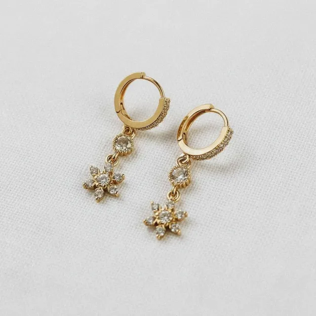 AVI Jewels Flower Hoop Earrings