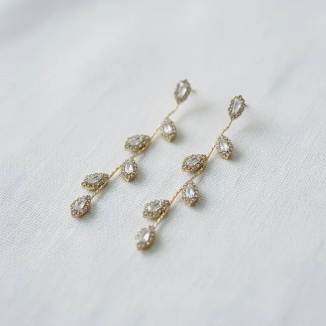 AVI Jewels Leaf earrings