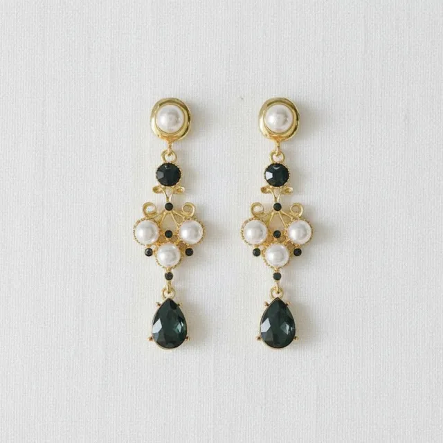 AVI Jewels Vintage earrings