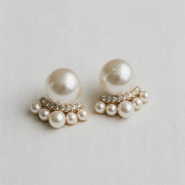 AVI Jewels Parisian earrings