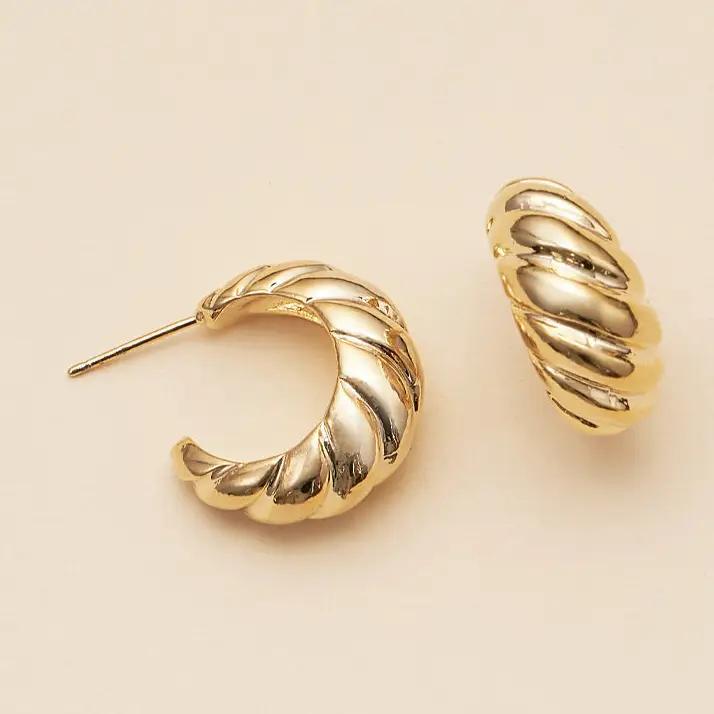 AVI Jewels Marais Croissant Hoop Earrings