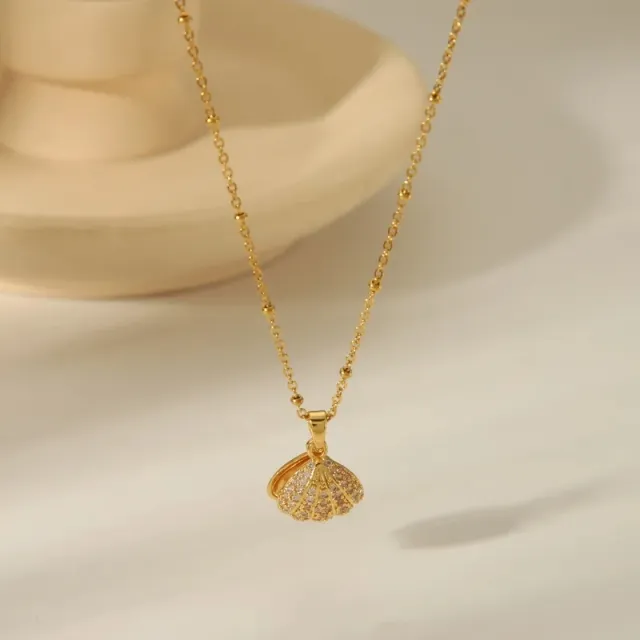 AVI Jewels Golden Shell Necklace
