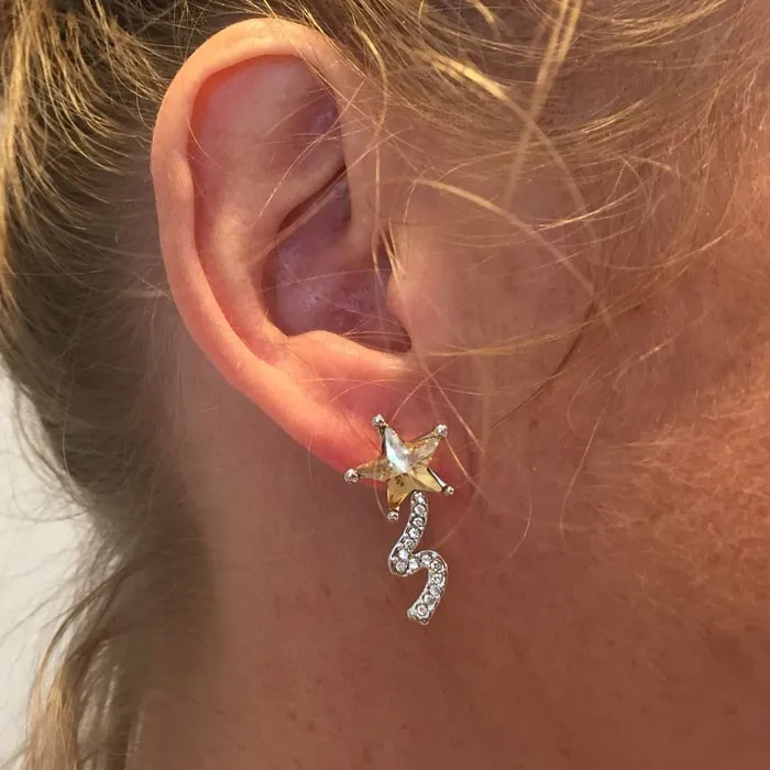 SHOOTING STAR EARRINGS CHAMPAGNE PÅ ØRE